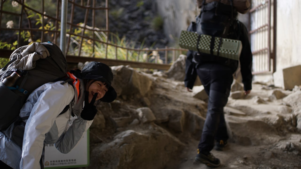 眠月線－有人愛跟屁股合照