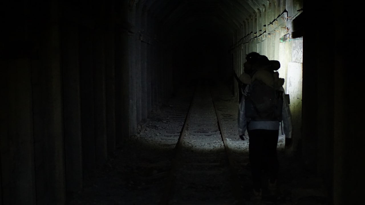 眠月線－黑到不行